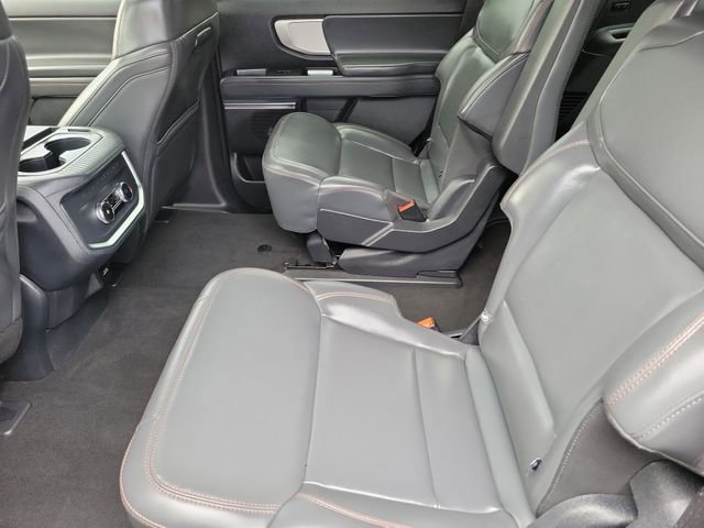 Certified 2025 Ford Expedition Active AWD/4WD image 25