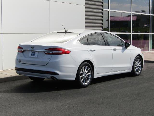 Certified 2017 Ford Fusion SE FWD image 7