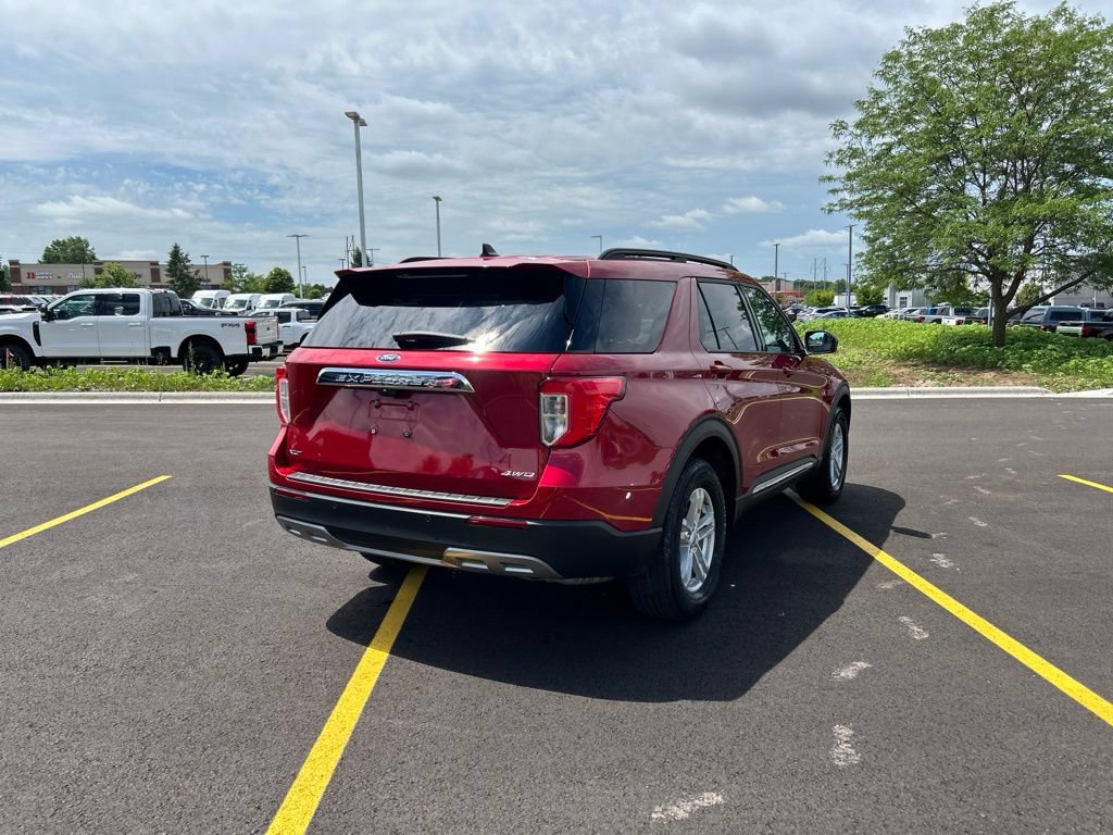 Certified 2024 Ford Explorer XLT w/ Equipment Group 202A AWD/4WD image 7