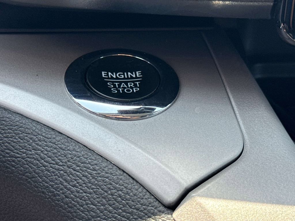 Certified 2023 Ford Explorer XLT RWD image 29