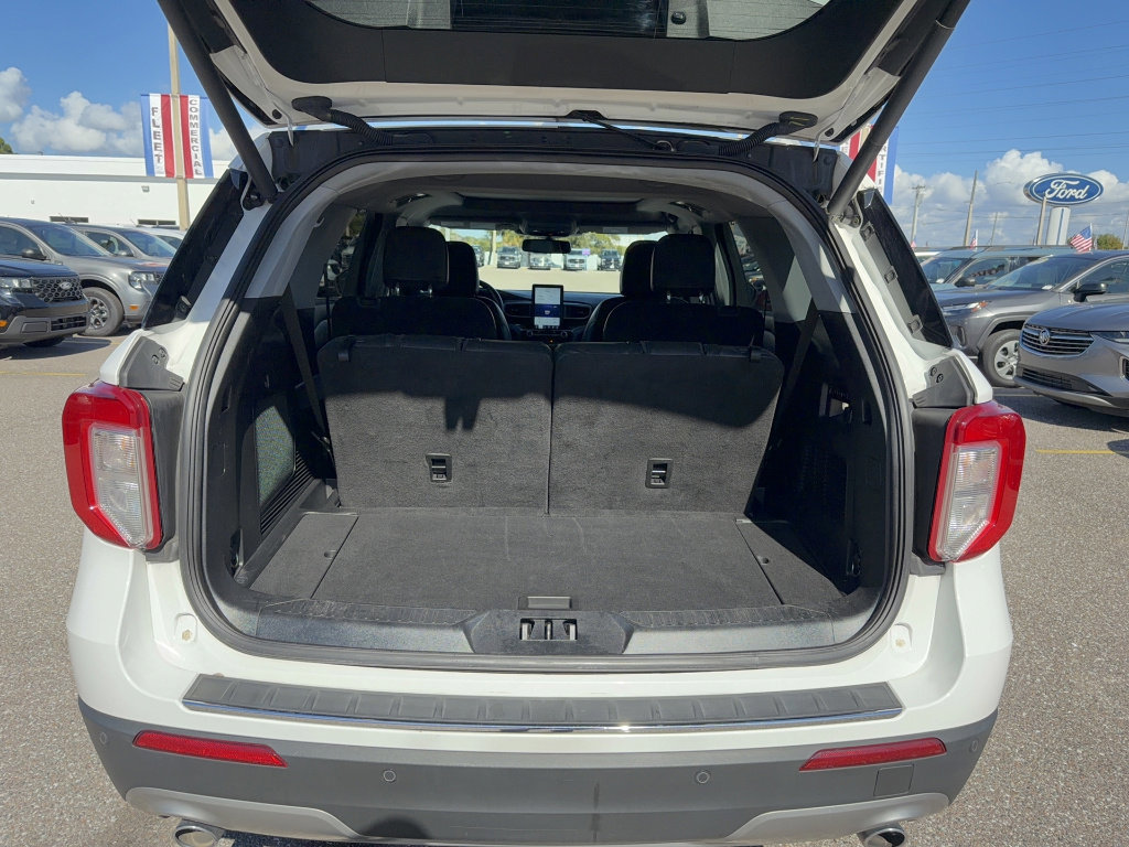 Certified 2022 Ford Explorer Limited w/ Limited Technology Package RWD image 7
