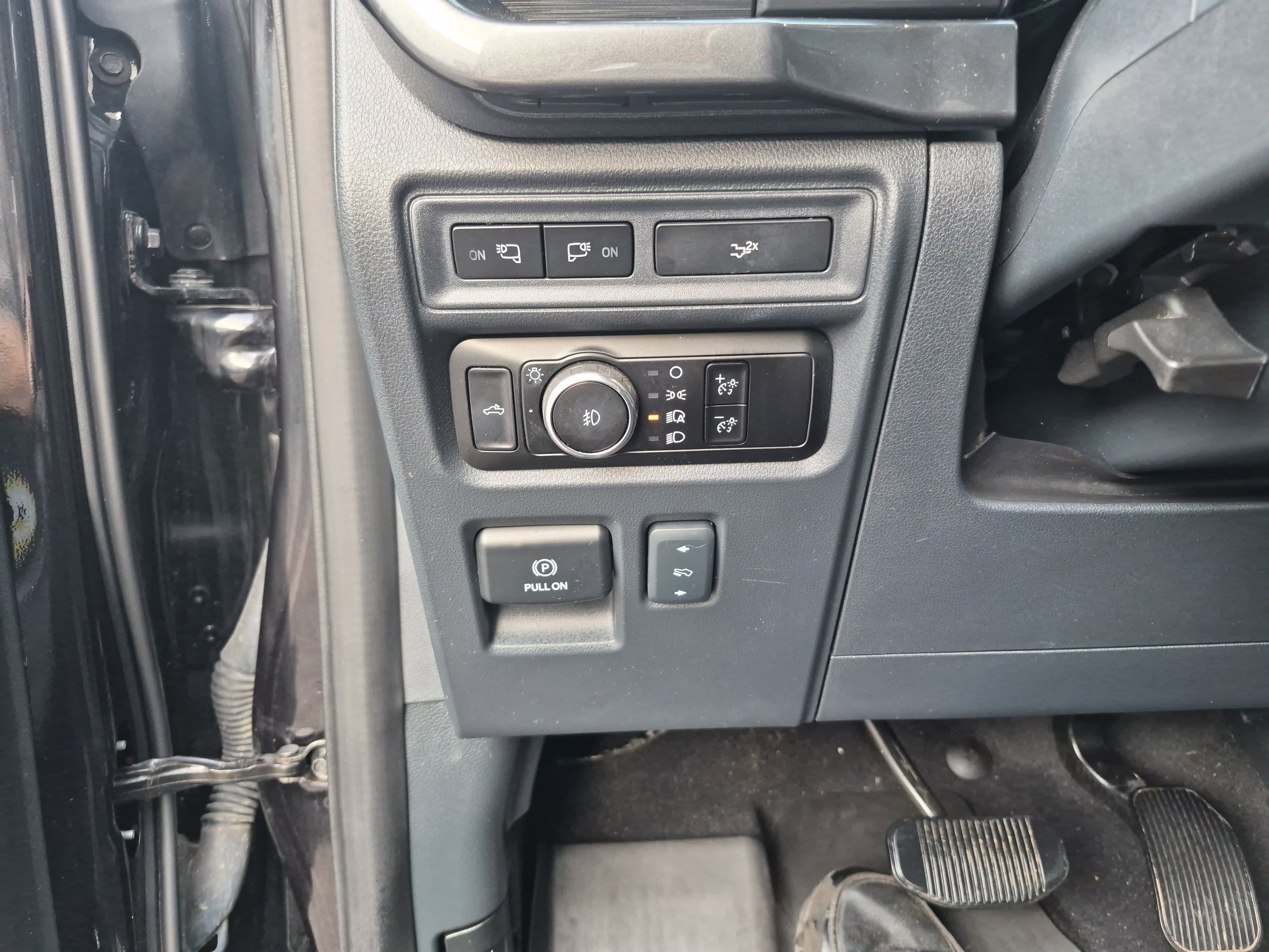 Certified 2023 Ford F150 XLT w/ Equipment Group 302A High image 23