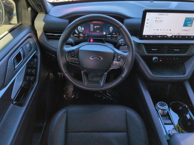Certified 2026 Ford Explorer Platinum RWD image 18