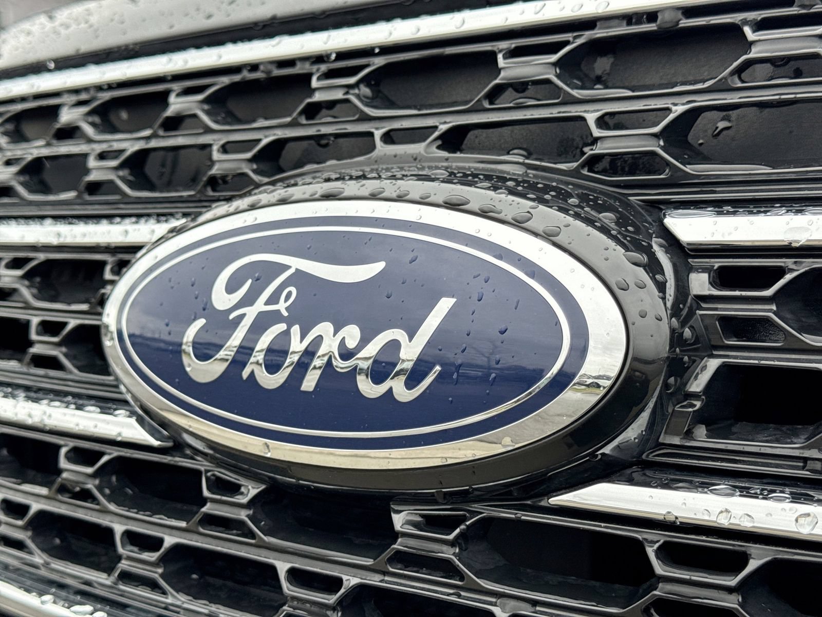 Certified 2023 Ford Explorer XLT w/ Equipment Group 202A AWD/4WD image 10