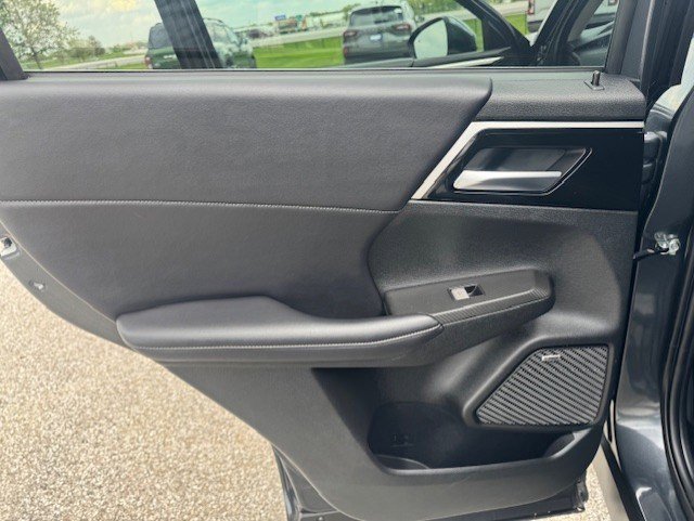 Used 2025 Mitsubishi Outlander SE AWD/4WD image 24