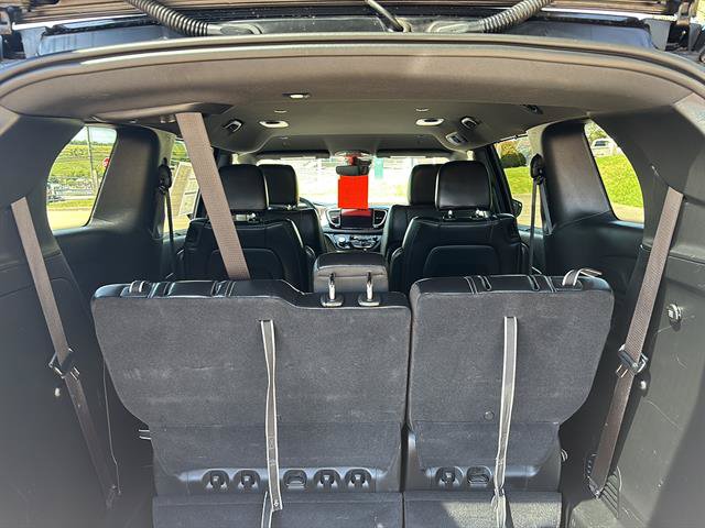 Used 2025 Chrysler Pacifica Select FWD image 17