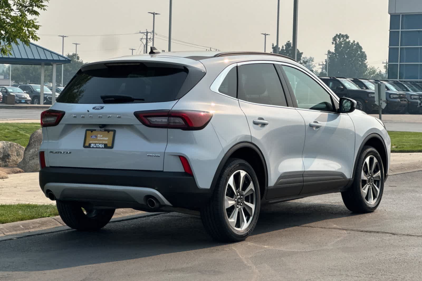 Certified 2025 Ford Escape Platinum AWD/4WD image 2