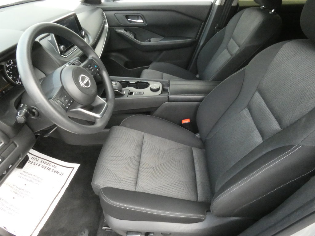 Used 2024 Nissan Rogue SV AWD/4WD image 7