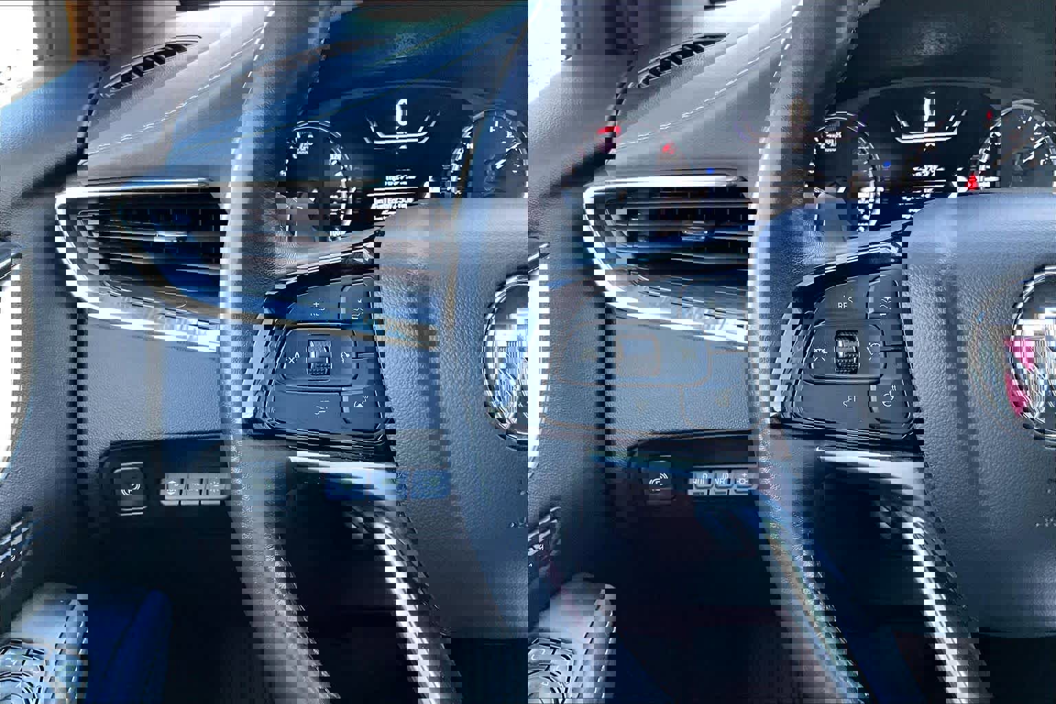 Used 2022 Buick Enclave Premium image 25