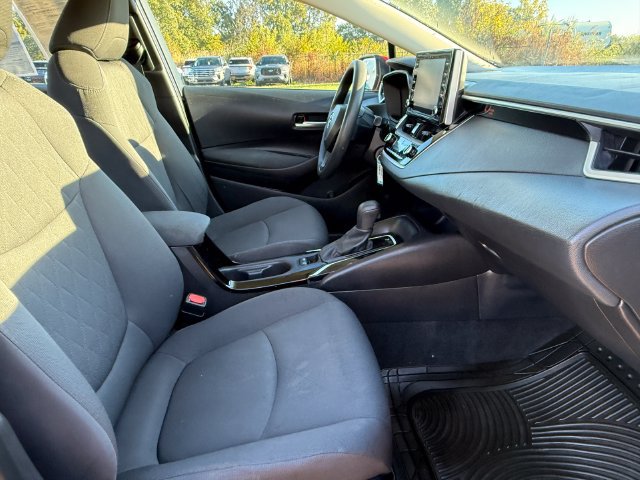 Used 2021 Toyota Corolla LE FWD image 21