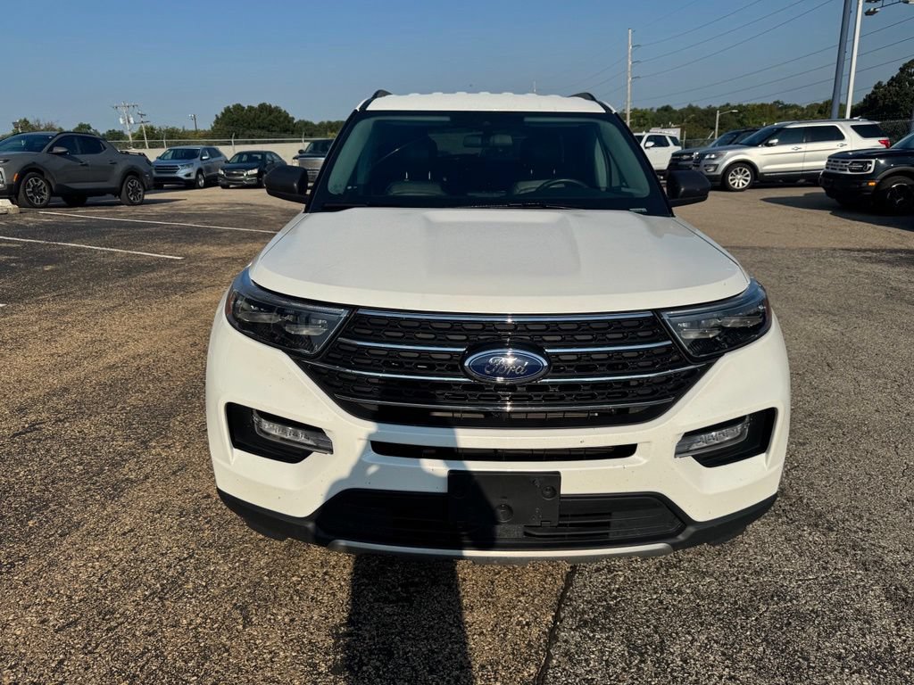 Certified 2022 Ford Explorer XLT w/ Equipment Group 202A AWD/4WD image 2