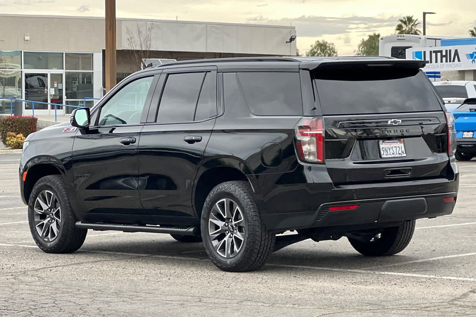 Used 2024 Chevrolet Tahoe Z71 w/ Luxury Package image 3