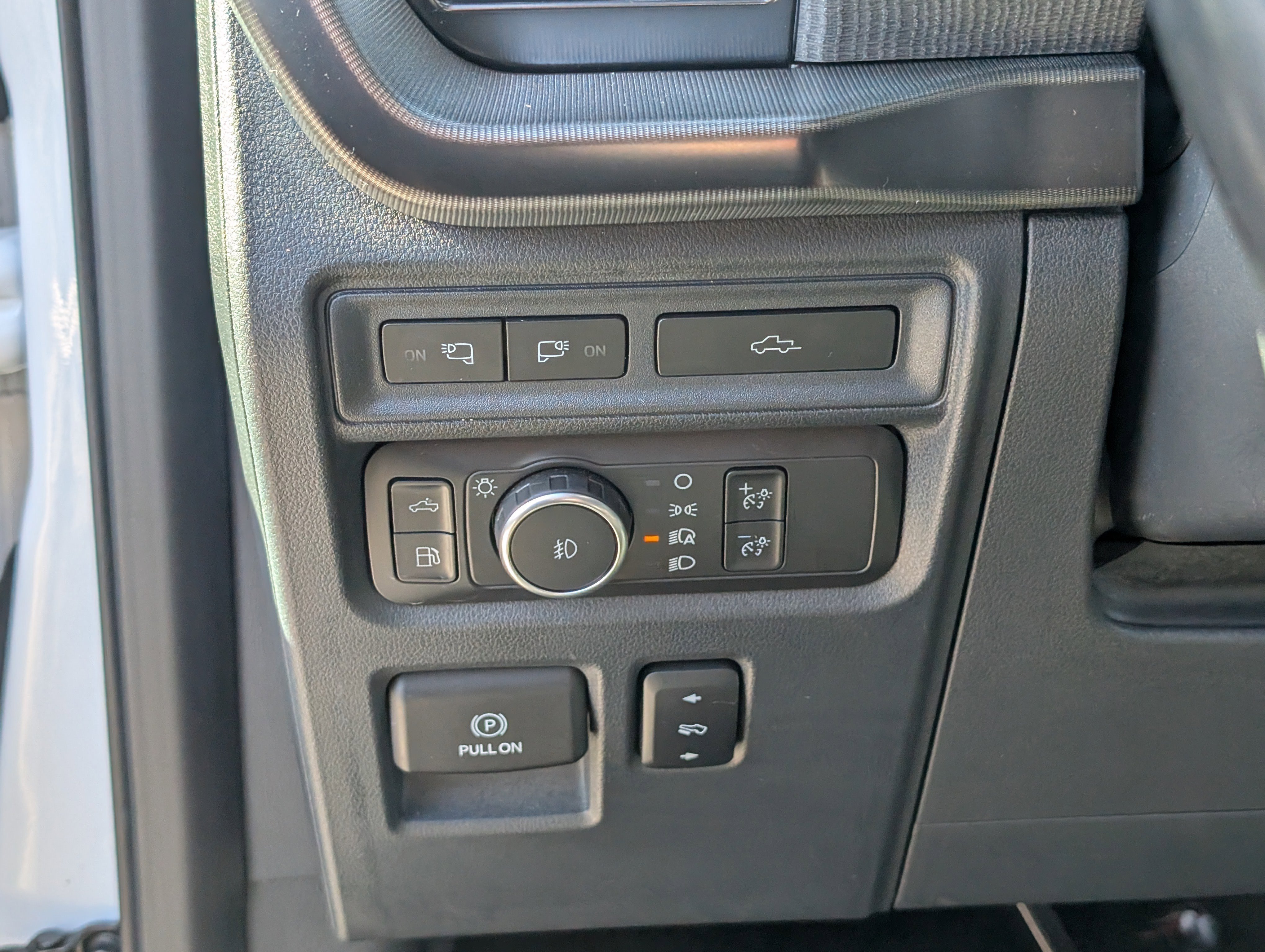 Certified 2022 Ford F150 Platinum w/ Equipment Group 701A High image 24