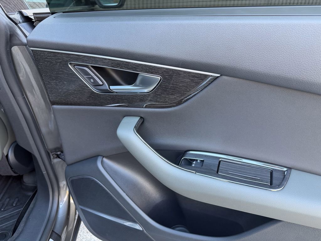 Used 2019 Audi Q8 Prestige w/ Towing Package image 30