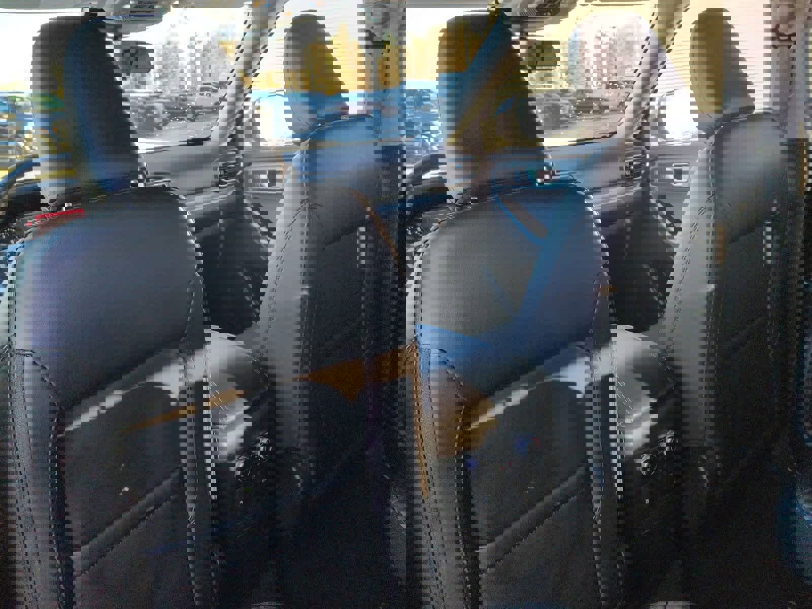 Certified 2022 Ford Explorer XLT w/ Equipment Group 202A image 19