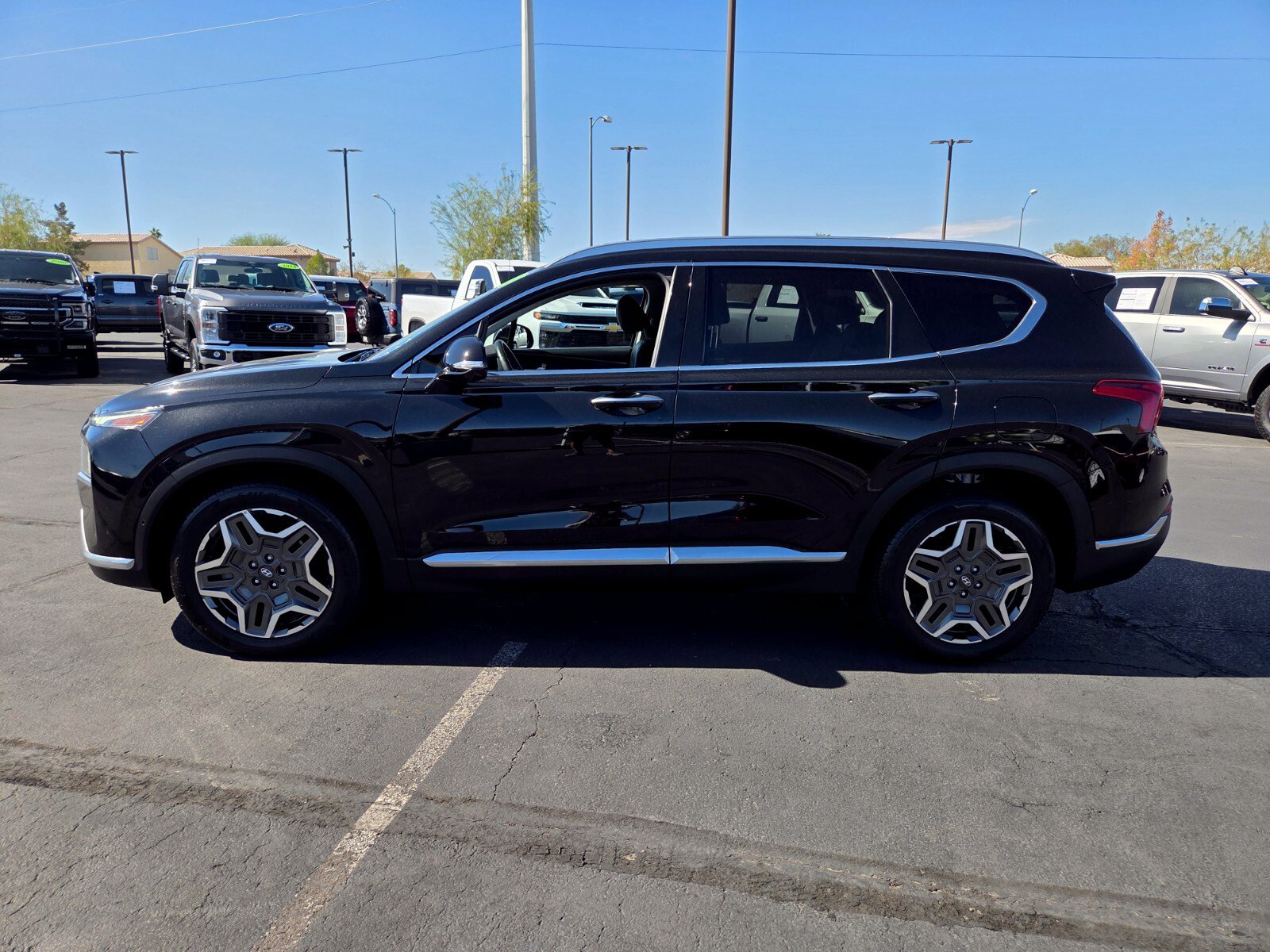 Used 2021 Hyundai Santa Fe Limited FWD image 3