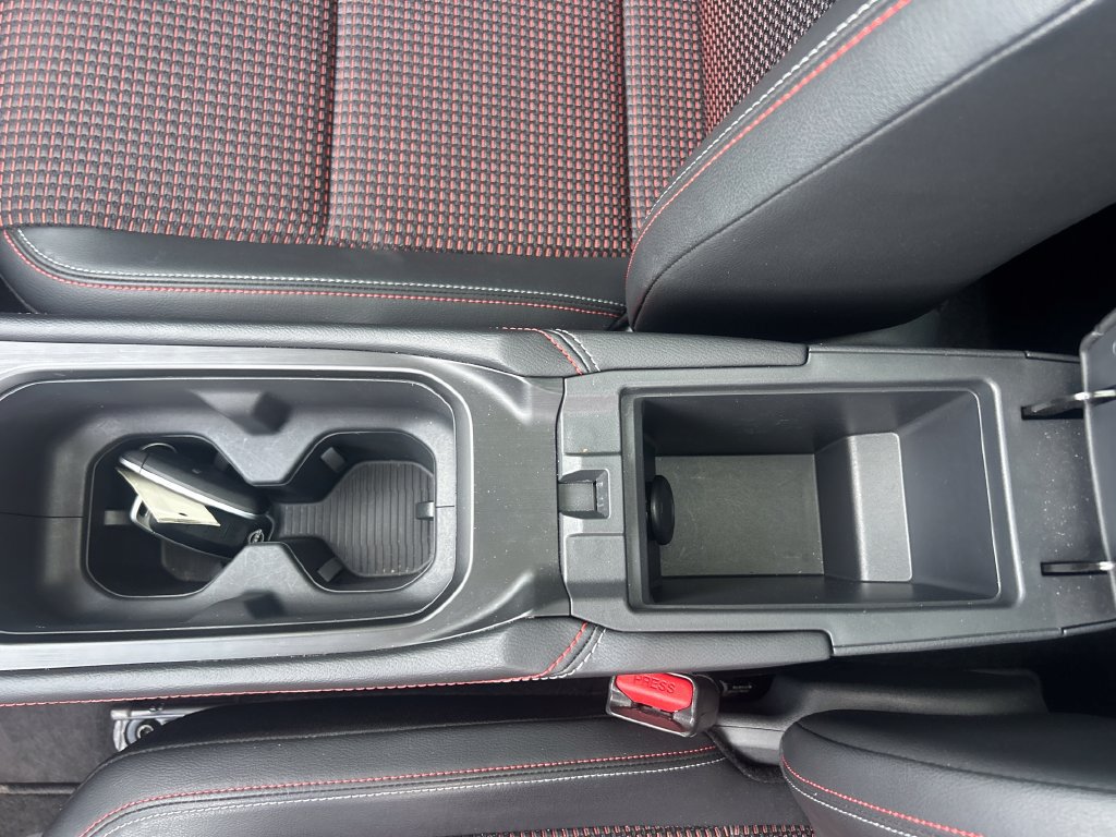 Used 2025 Nissan Kicks SR w/ SR Premium Package AWD/4WD image 30