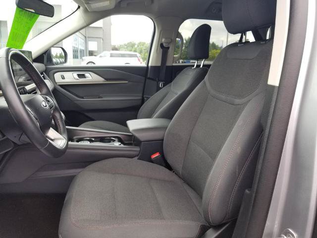 Certified 2025 Ford Explorer Active AWD/4WD image 11