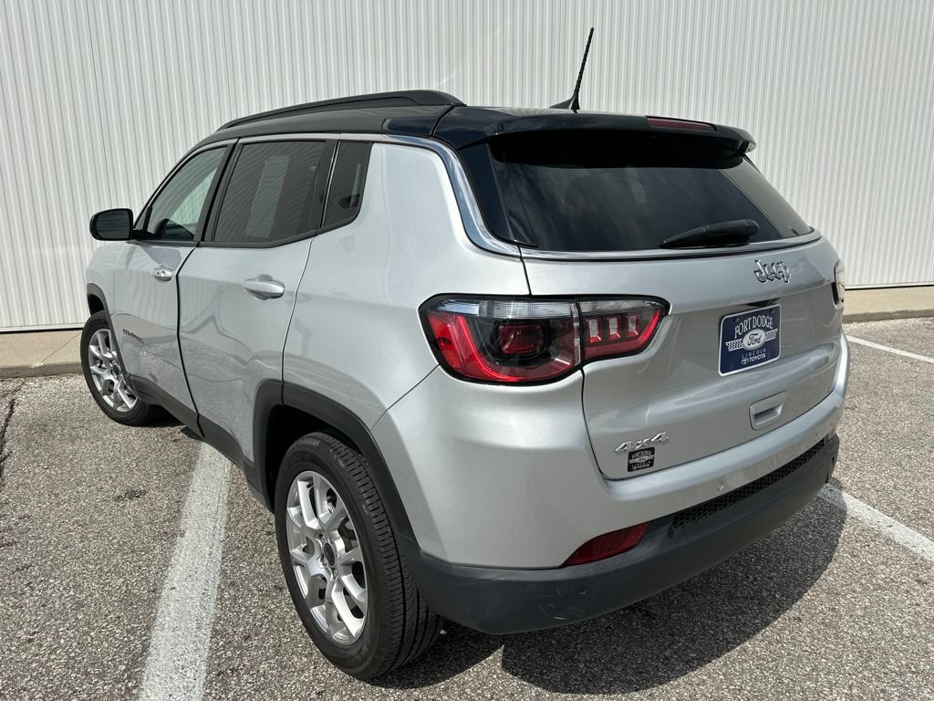 Used 2025 Jeep Compass Limited AWD/4WD image 5
