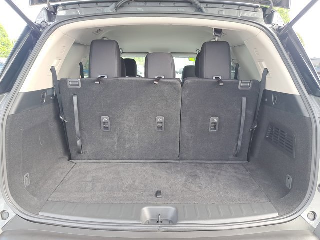 Used 2023 Nissan Pathfinder S image 11