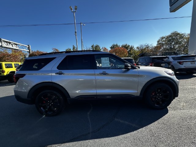 Certified 2023 Ford Explorer ST w/ Equipment Group 401A AWD/4WD image 4