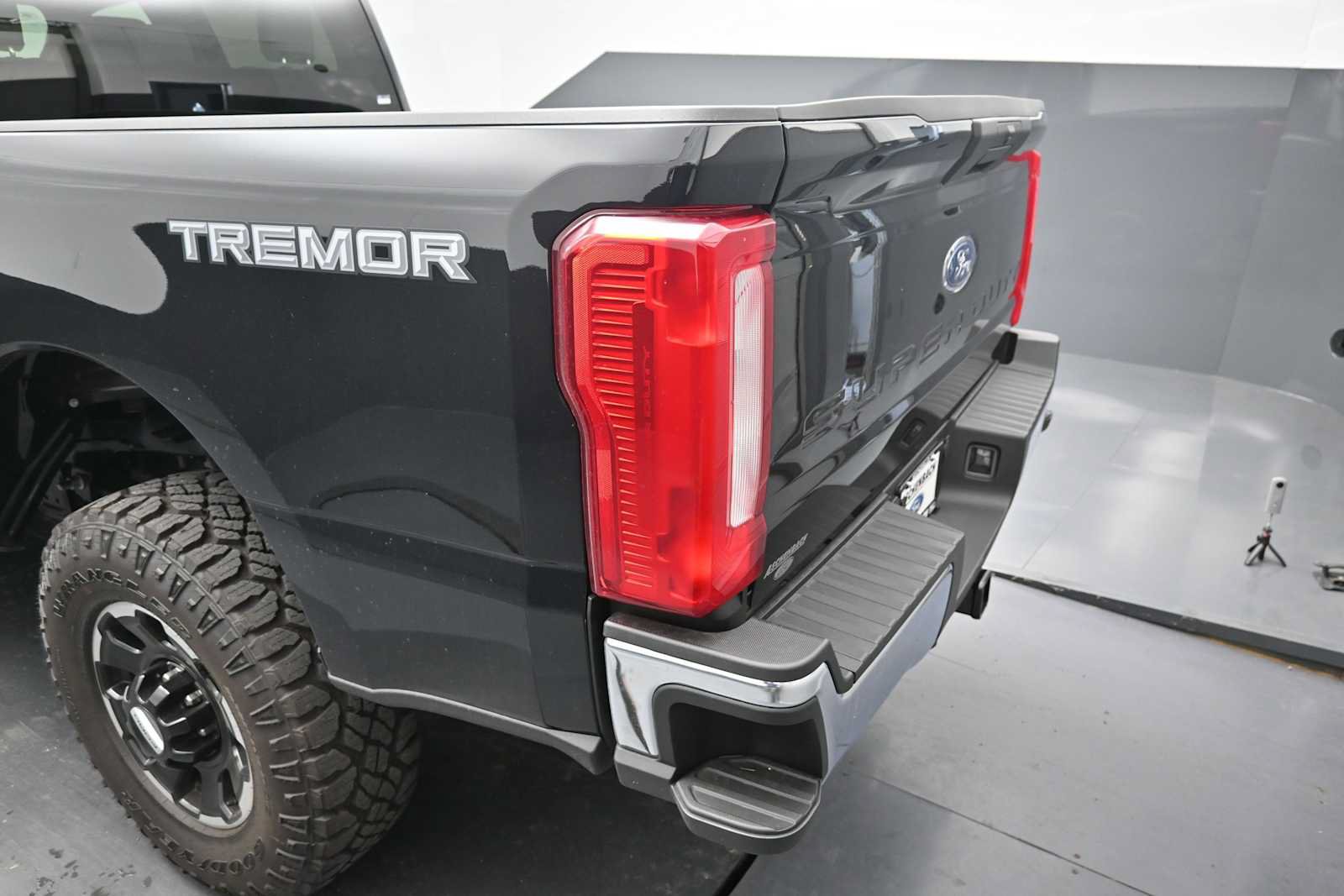 Certified 2026 Ford F250 XLT w/ Tremor Off-Road Package AWD/4WD image 14