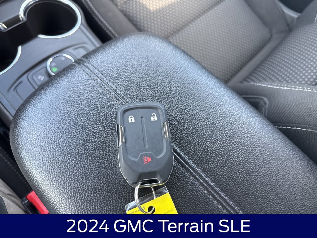 Used 2024 GMC Terrain SLE AWD/4WD image 25