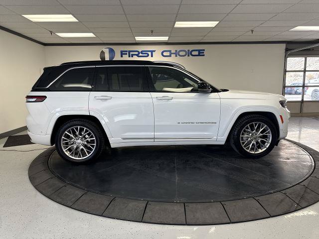 Used 2024 Jeep Grand Cherokee Summit w/ Luxury Tech Group V AWD/4WD image 9