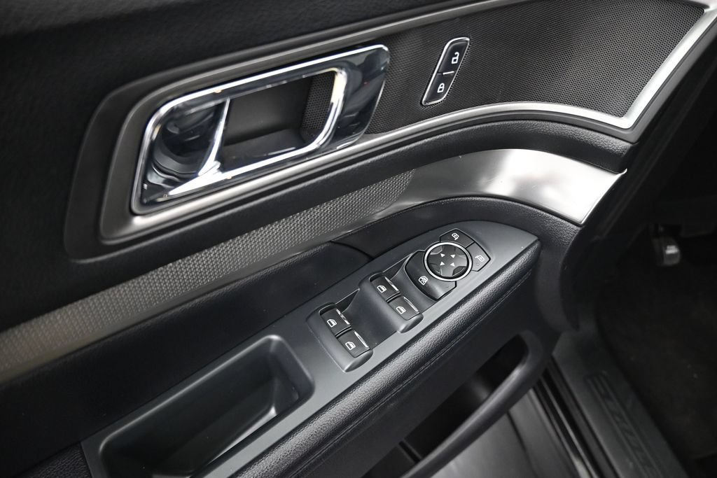 Certified 2019 Ford Explorer XLT FWD image 18