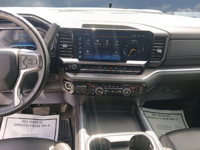Used 2025 Chevrolet Silverado 2500 LTZ w/ LTZ Convenience Package AWD/4WD image 11