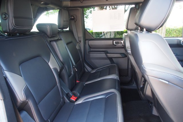Certified 2025 Ford Bronco Outer Banks w/ Sasquatch Package AWD/4WD image 13