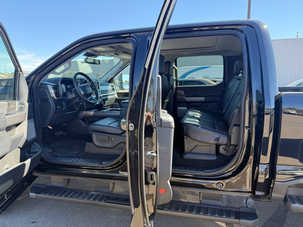 Certified 2025 Ford F350 Lariat w/ Lariat Ultimate Package AWD/4WD image 11
