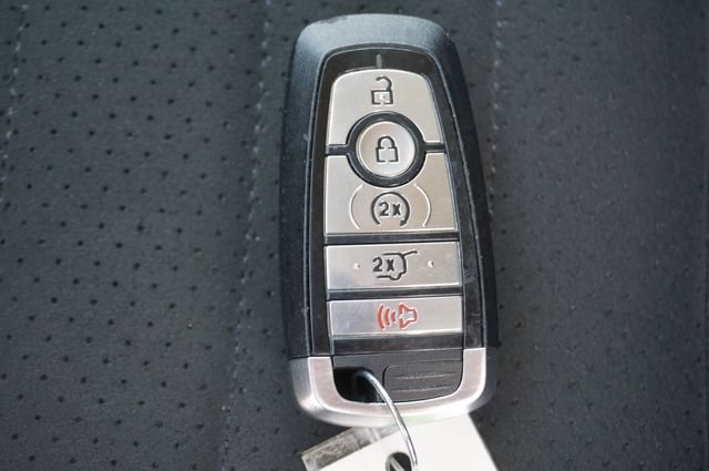 Certified 2022 Ford Escape SEL w/ SEL Stealth AWD Package image 28