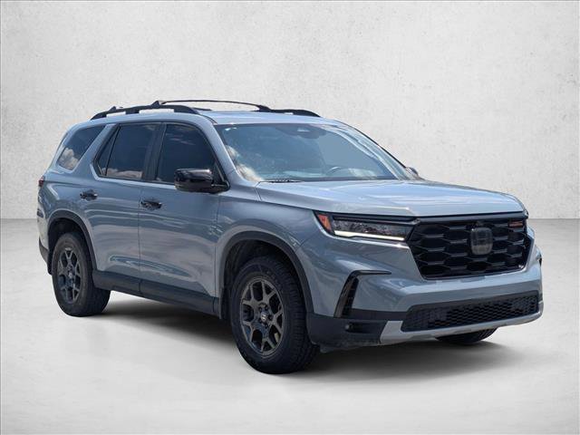 Used 2024 Honda Pilot TrailSport image 3