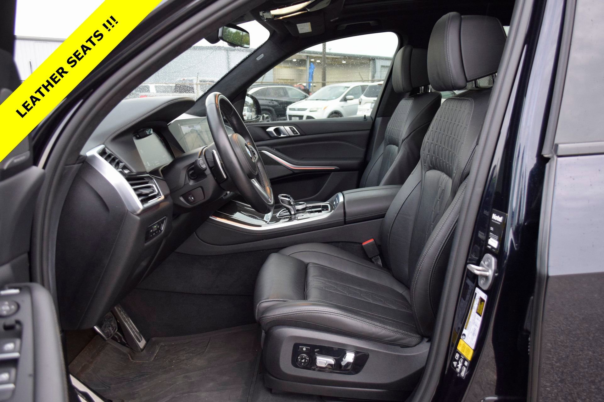 Used 2022 BMW X5 M50i w/ Executive Package image 3