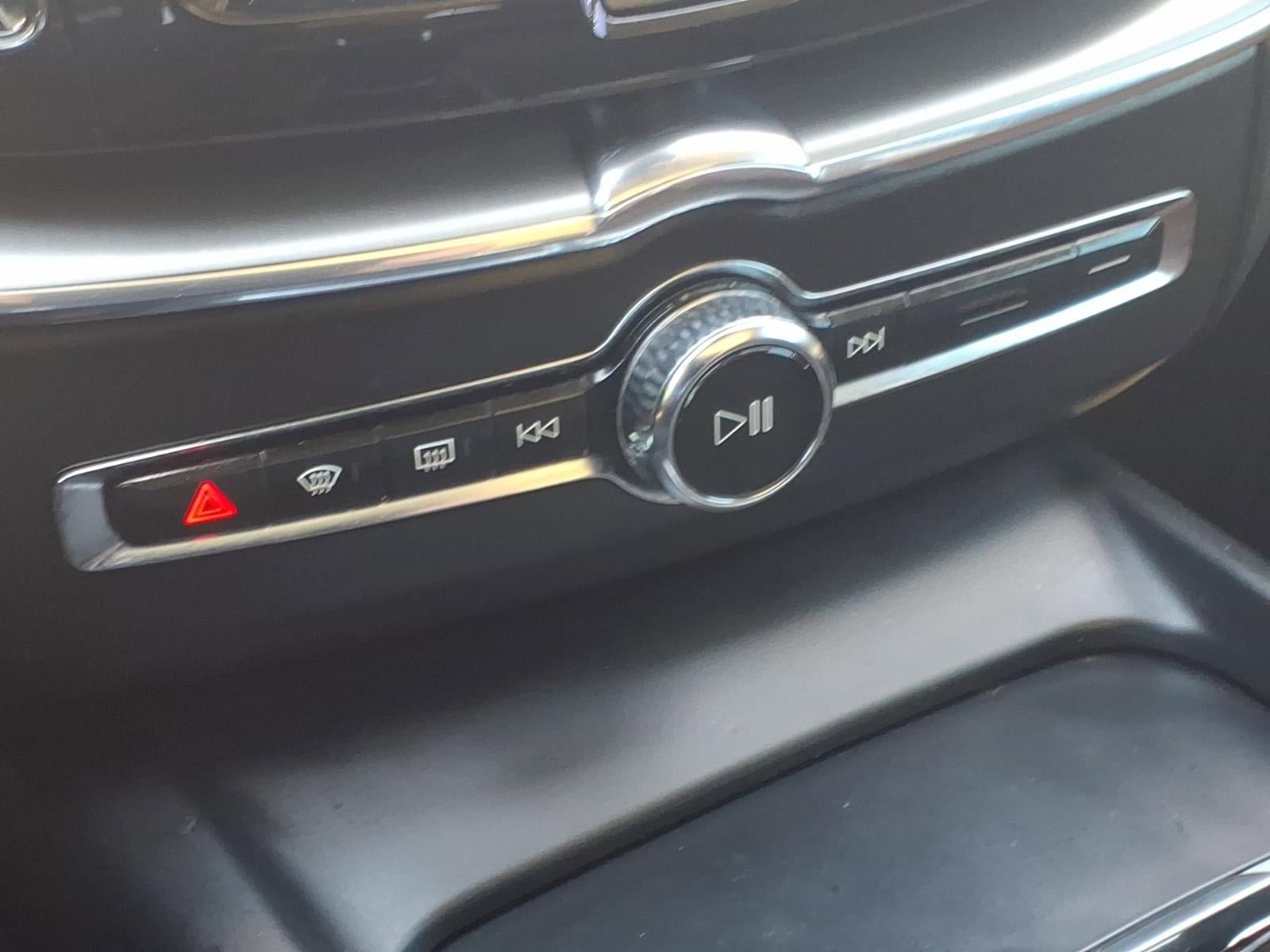 Used 2019 Volvo XC60 T5 Momentum w/ Premium Package AWD/4WD image 28