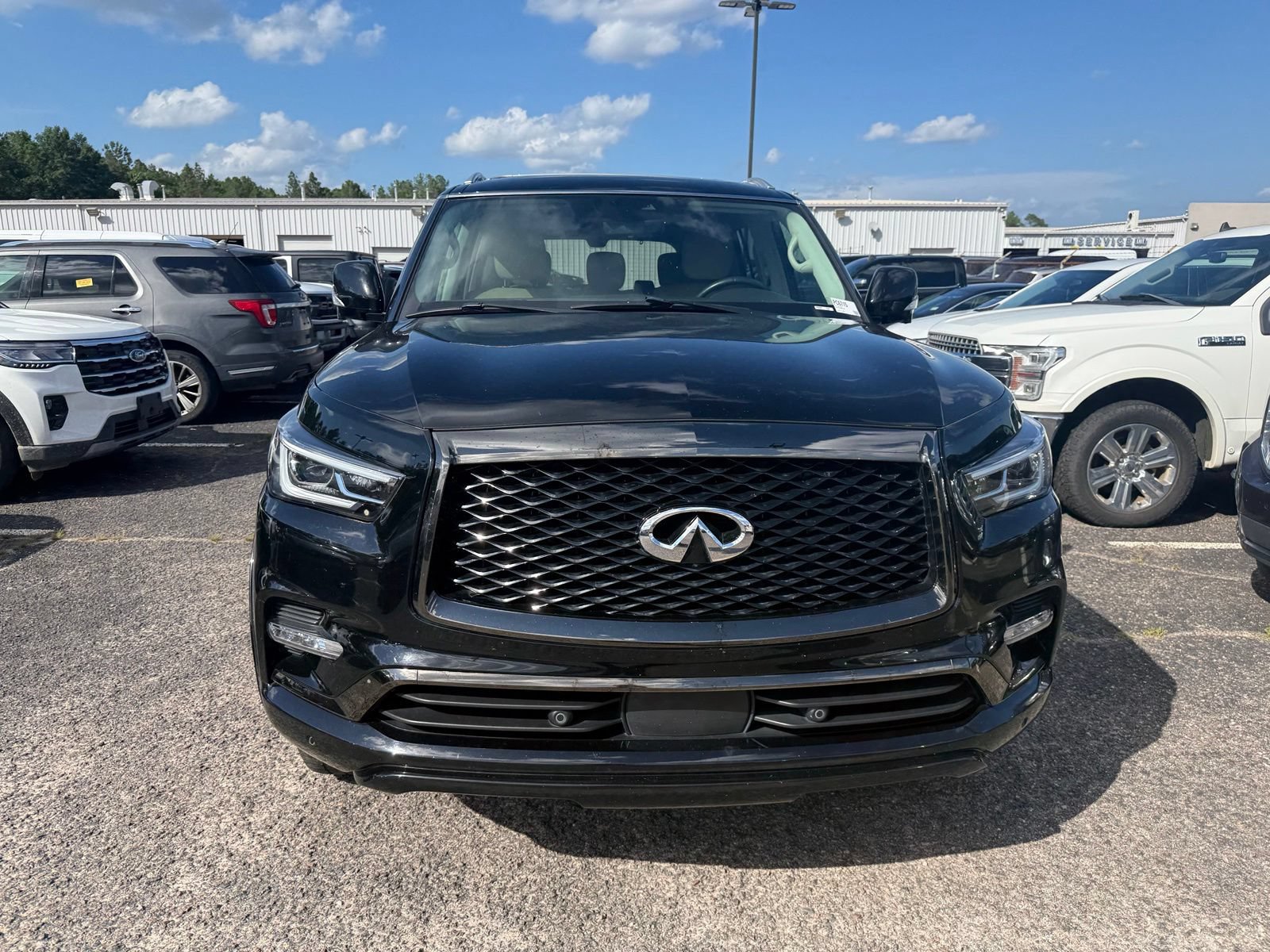 Used 2021 INFINITI QX80 Premium Select w/ All-Season Package RWD image 2