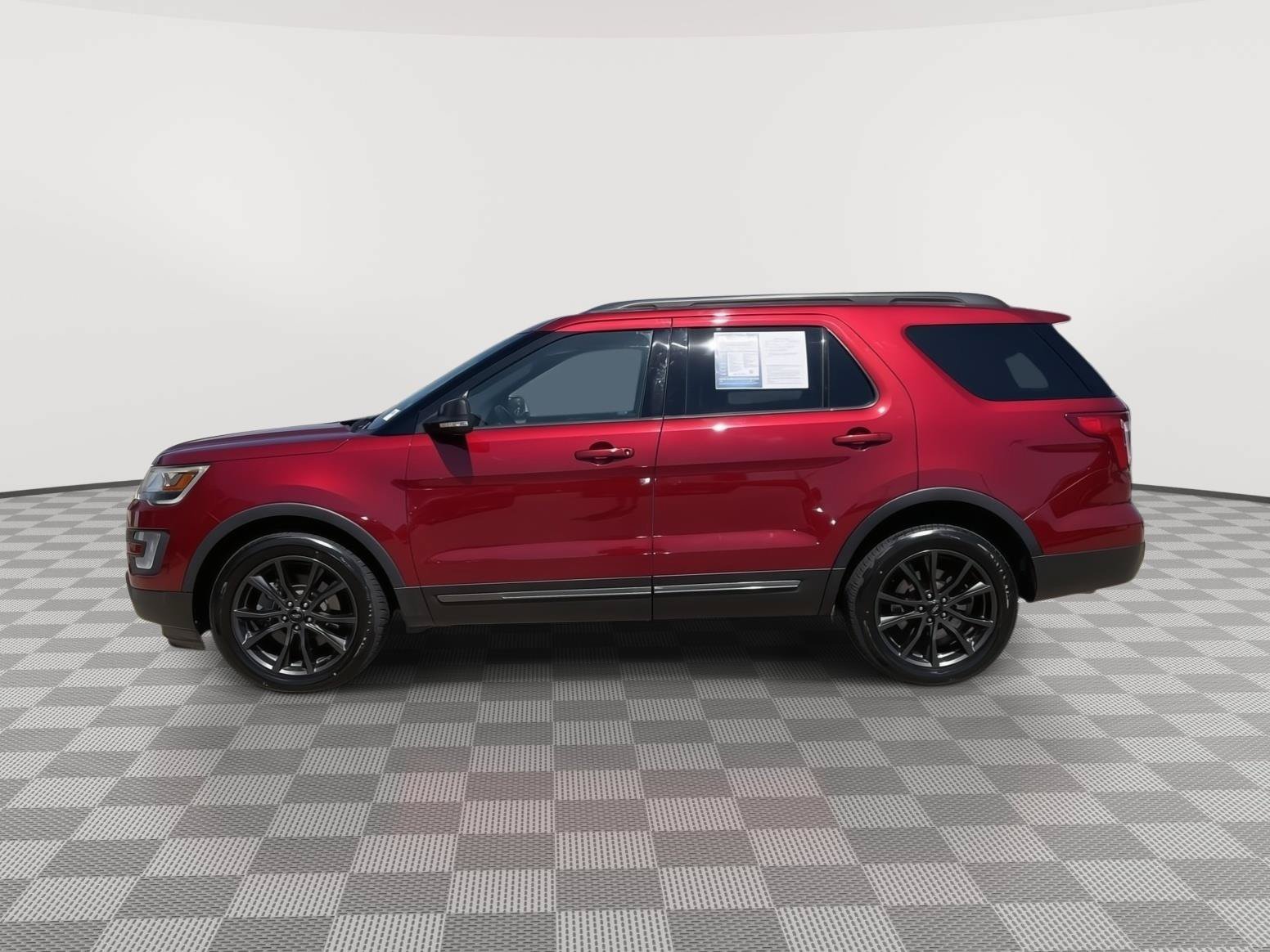 Certified 2017 Ford Explorer XLT w/ Equipment Group 202A AWD/4WD image 2