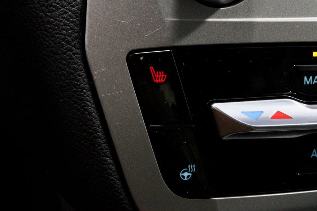 Certified 2022 Ford Explorer XLT w/ Equipment Group 202A image 11