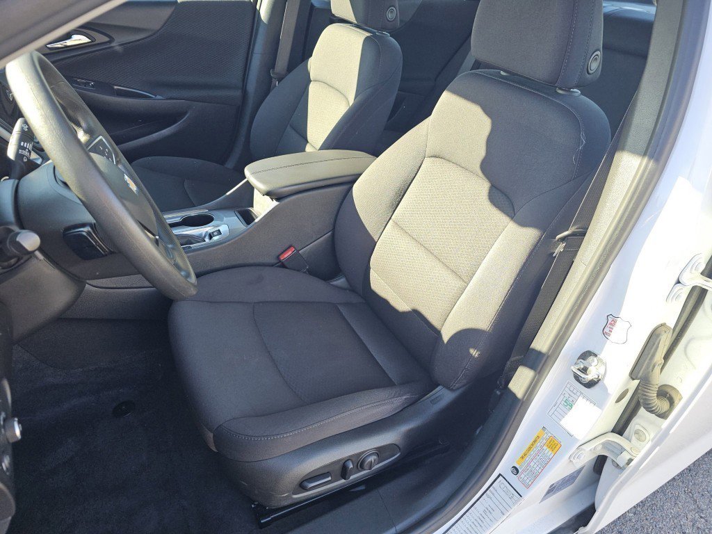 Used 2023 Chevrolet Malibu LT image 6