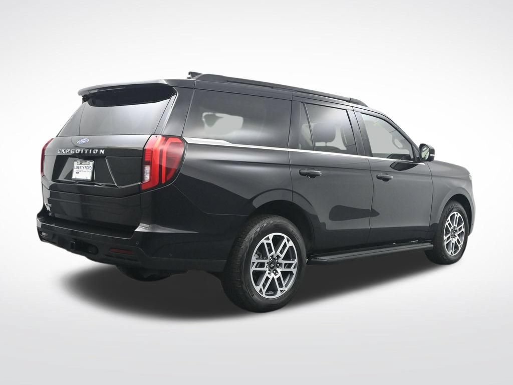 Certified 2025 Ford Expedition Active AWD/4WD image 6