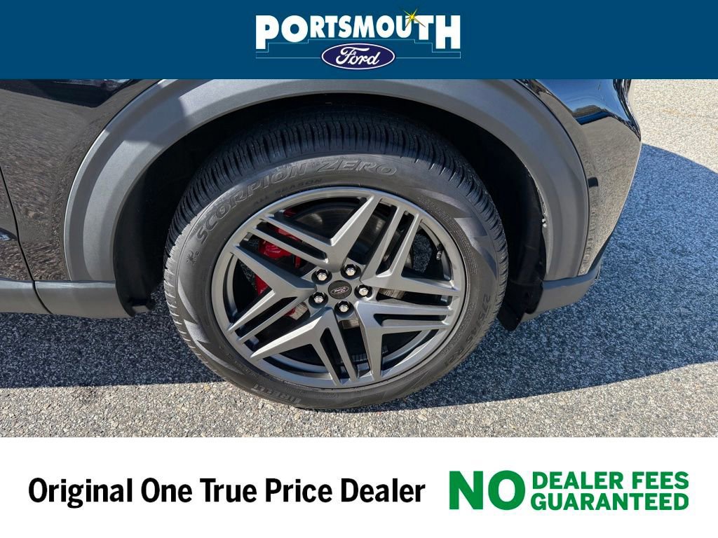 Certified 2025 Ford Explorer ST w/ Sun And Sound Package image 33