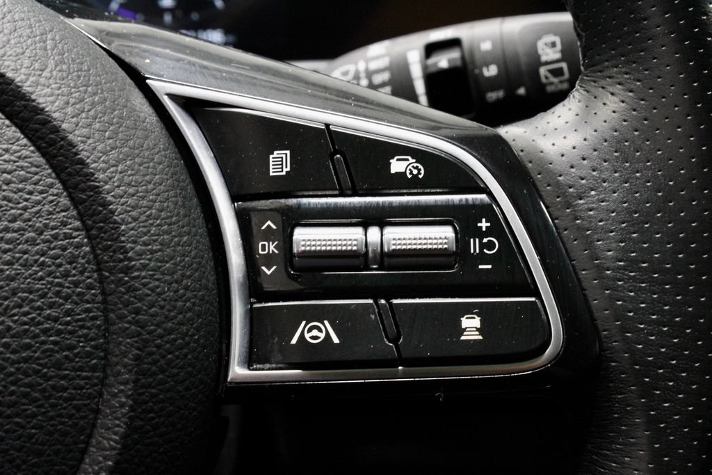 Used 2025 Kia Seltos SX AWD/4WD image 30