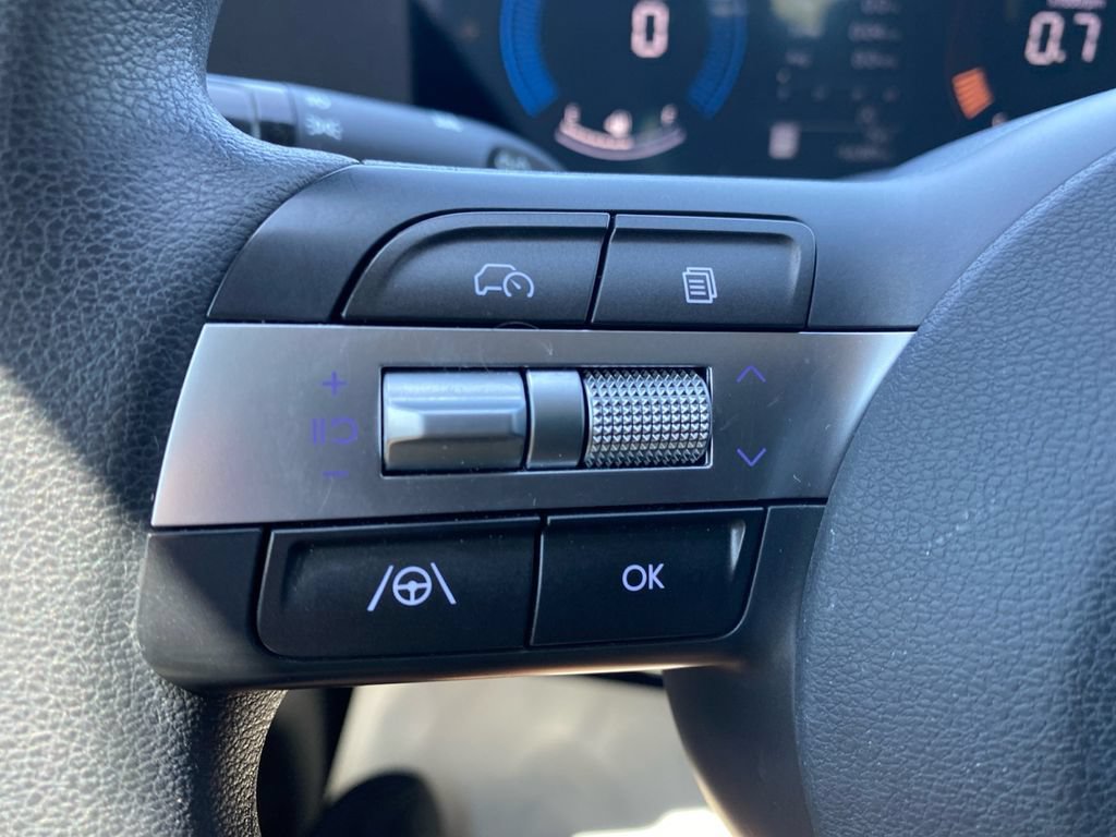 Used 2024 Hyundai Kona SE AWD/4WD image 35