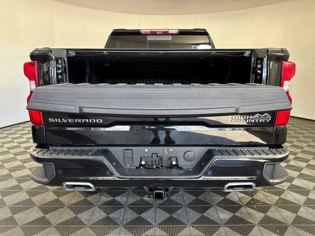 Used 2022 Chevrolet Silverado 1500 High Country w/ Technology Package AWD/4WD image 19