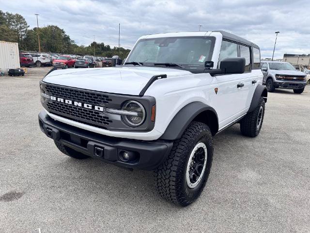 Certified 2025 Ford Bronco Badlands w/ Sasquatch Package AWD/4WD image 3