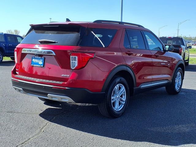 Certified 2024 Ford Explorer XLT w/ Equipment Group 202A AWD/4WD image 3