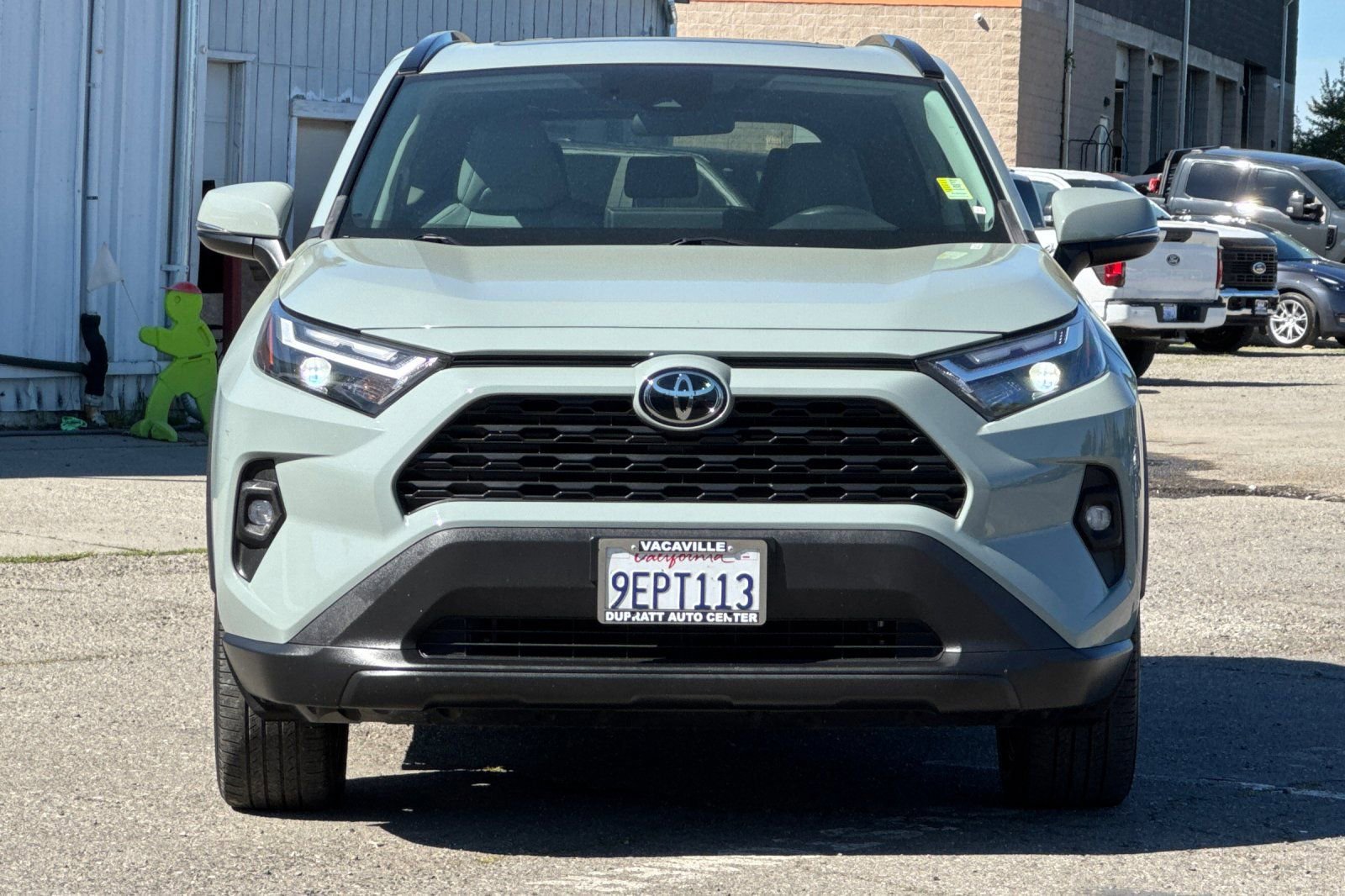 Used 2022 Toyota RAV4 XLE Premium image 9