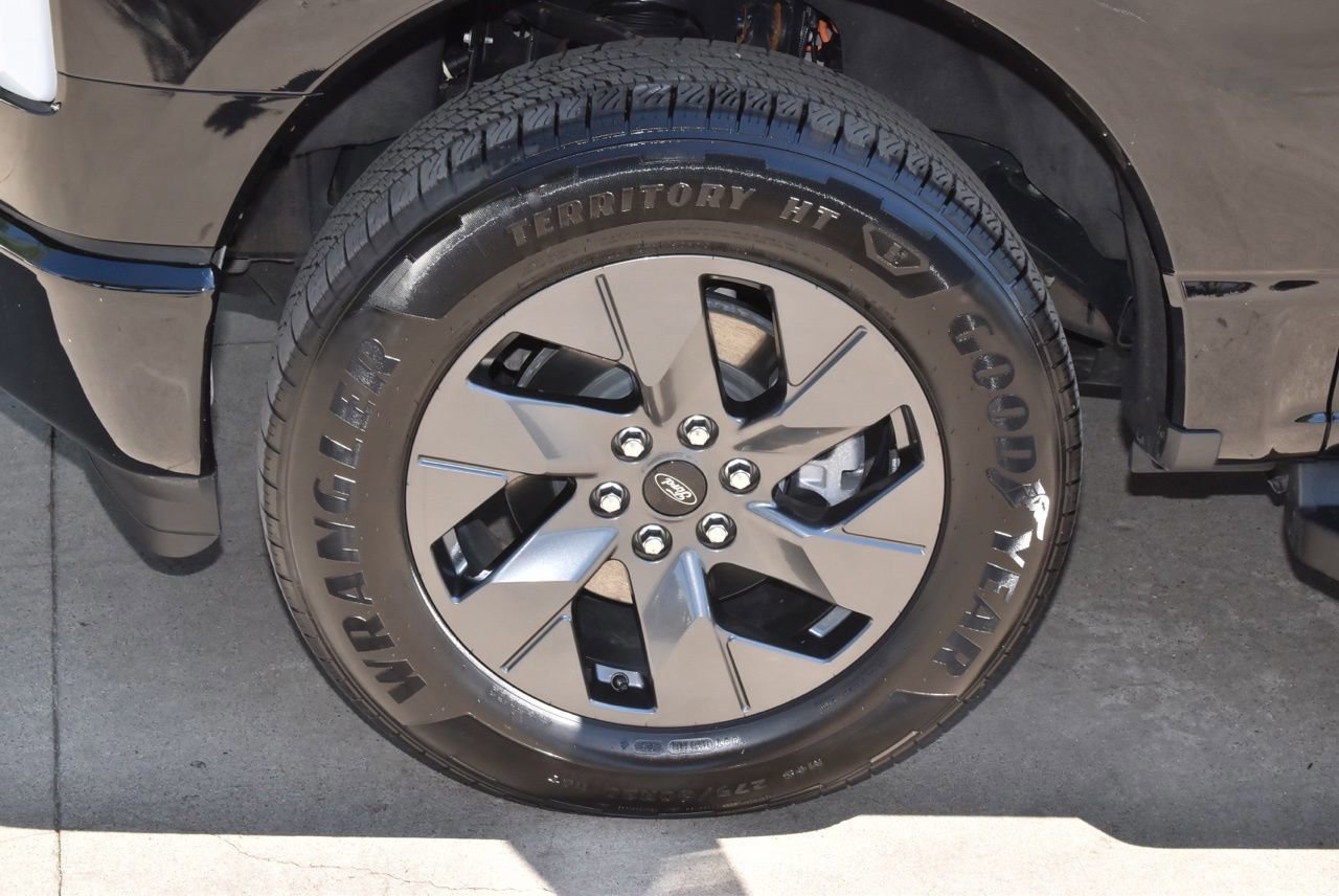 Certified 2025 Ford F150 Lightning Flash image 40