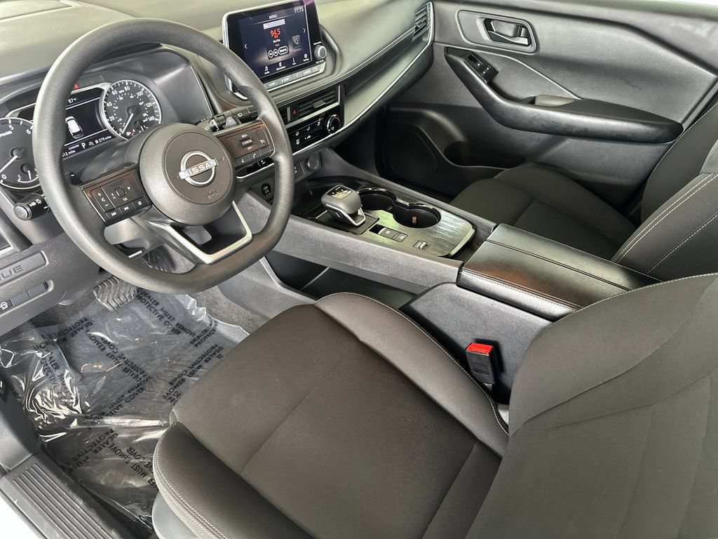 Used 2024 Nissan Rogue S FWD image 9